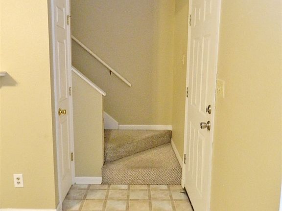 5th image of 2211 Timberwood Cir S
