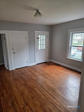 304 Hillside Ave — Photo 6