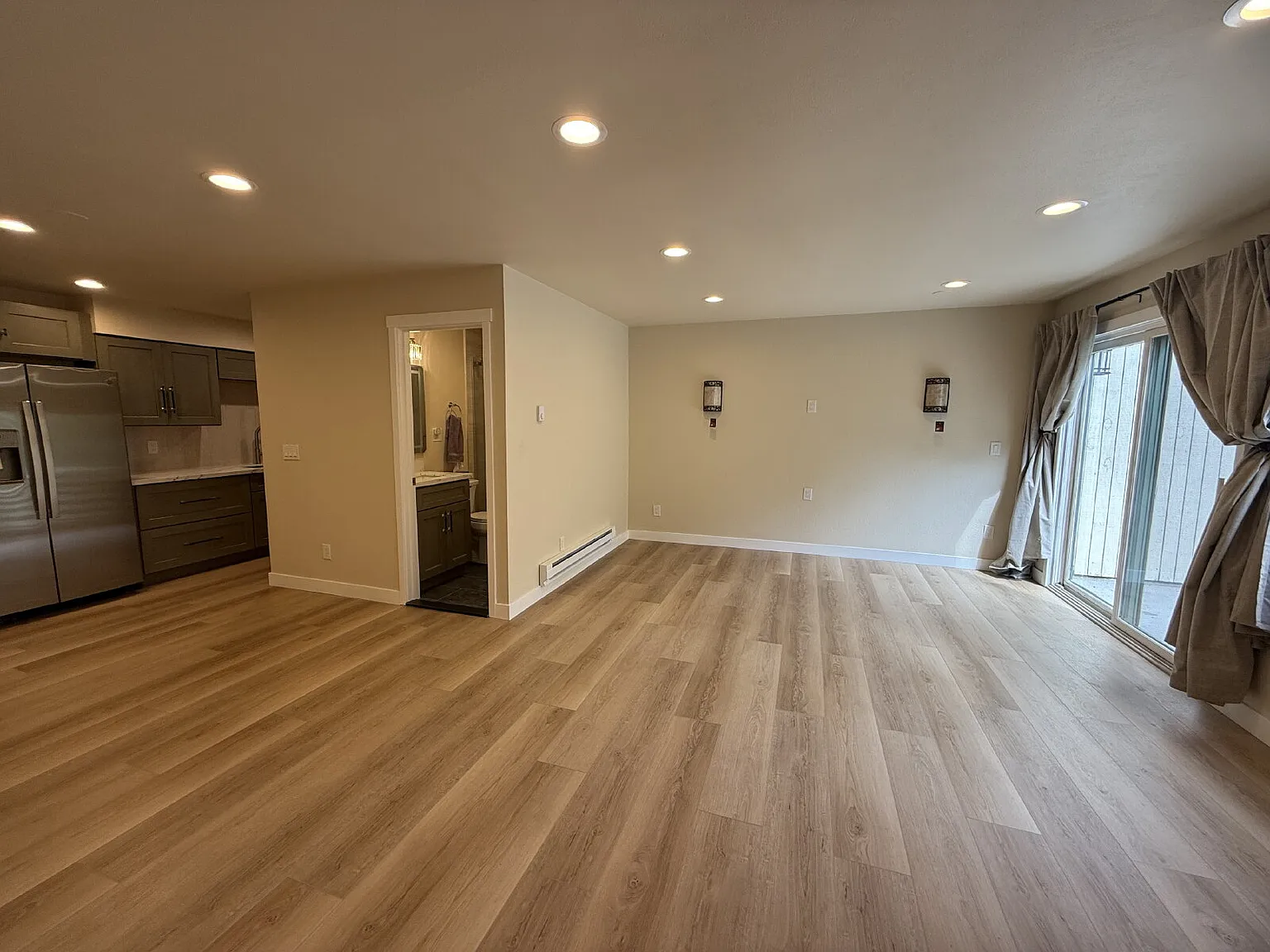 2 bed, 2.0 bath, 1024 sqft, $2,595 — Photo 3