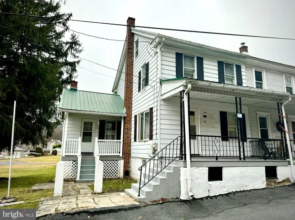 39 S Sport Hill St, Branchdale, PA 17923