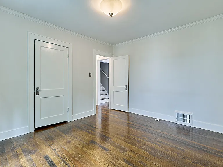 5740 Charlotte St — Photo 23