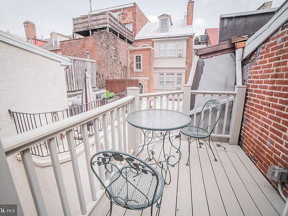 4th image of 1011 Pine St #B