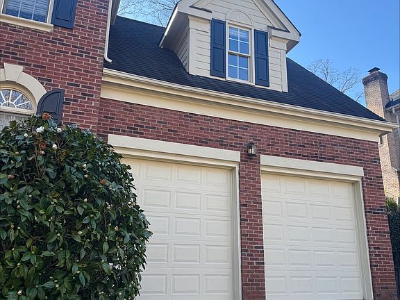 2nd image of 3935 Cambridge Hill Ln