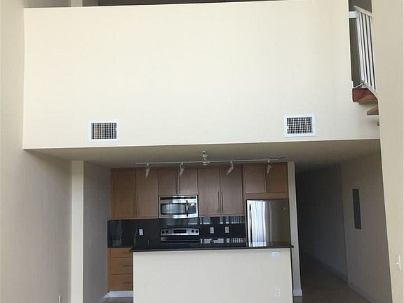 4th image of 7939 East Dr #4