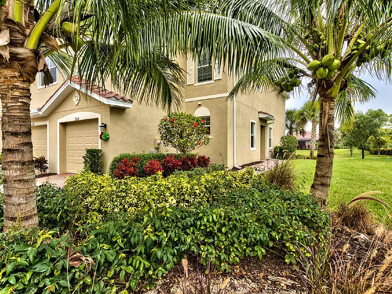 2612 Blossom Way — Photo 32