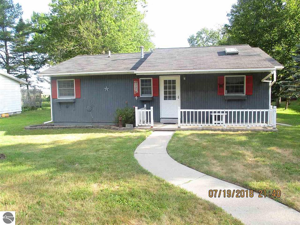 1st image of 525 Lakewood Dr