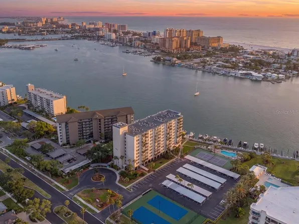 660 Island Way APT 301, Clearwater, FL 33767