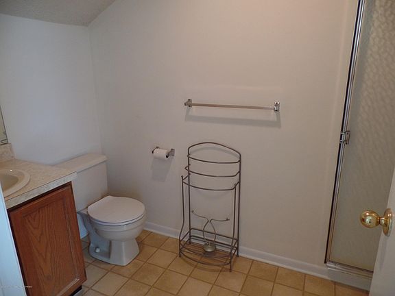 5th image of 166 Sunnymede St