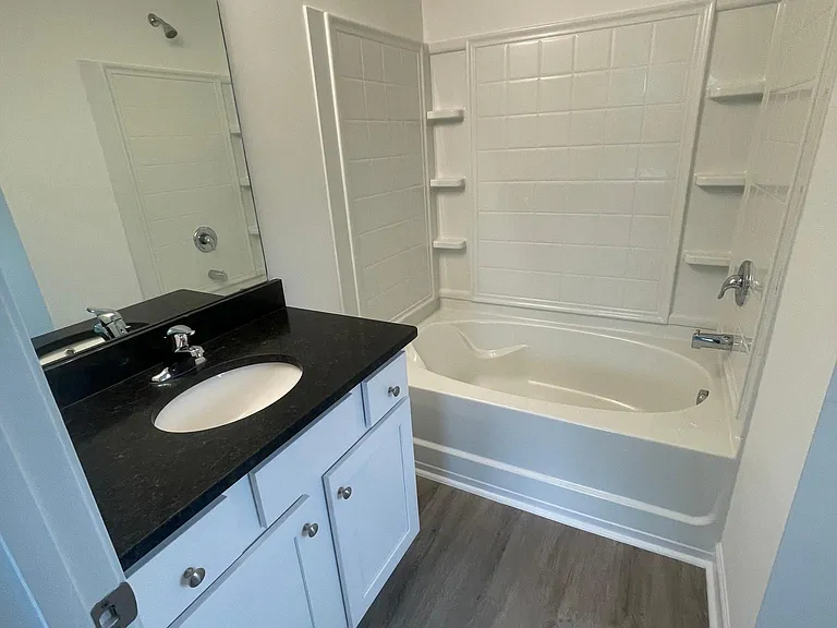 520 Rogers Lake Rd — Photo 11