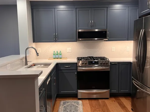 96 River Road #203, Manchester, NH 03104