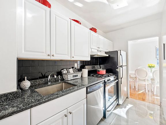 3rd image of 311 E 71st St APT 10F