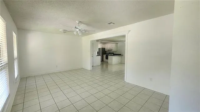 206 Canberra Ct — Photo 8