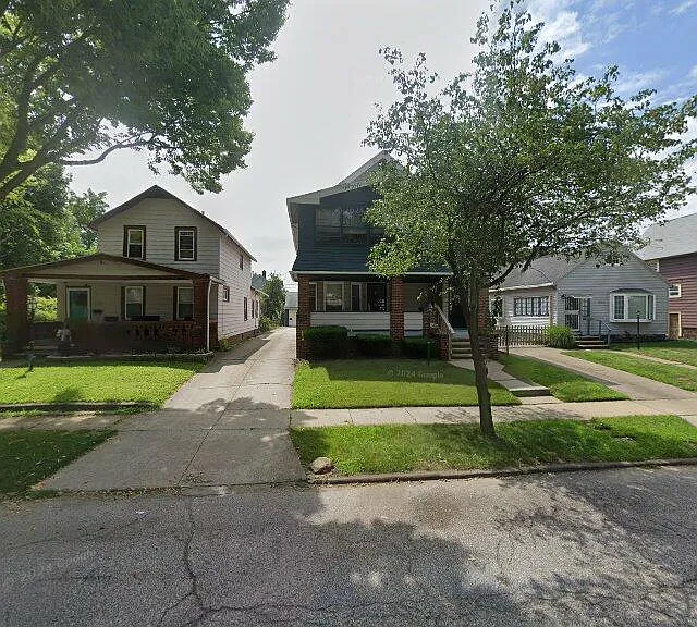 Ridpath Ave — Photo 2