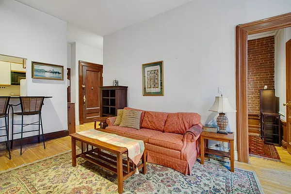 Sold by HomeDax Real Estate | media 3