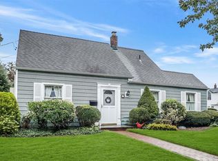 2 Sugar Maple Rd, Levittown, NY 11756