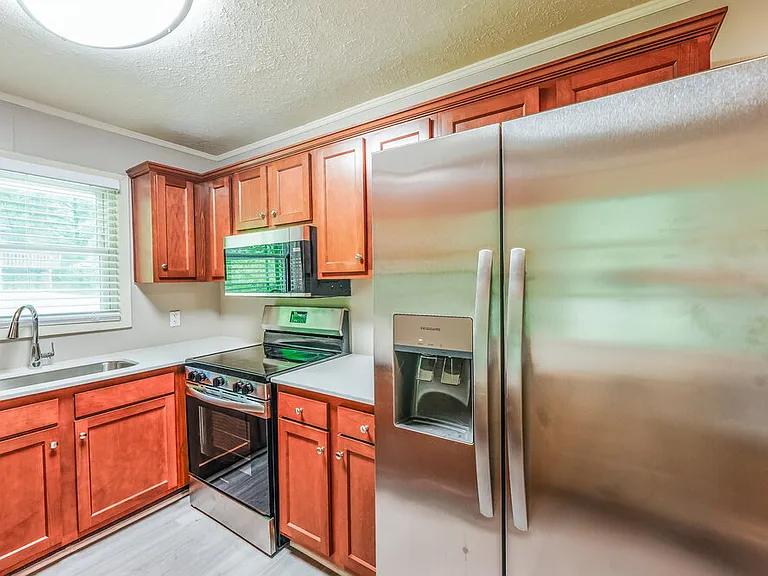 1722 Rogina Dr — Photo 7