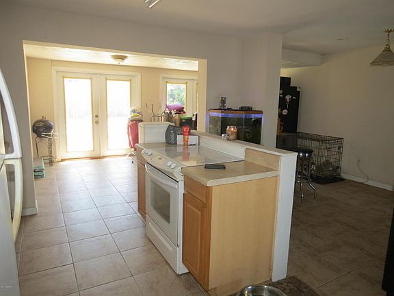 5th image of 24 Sunny Shore Dr