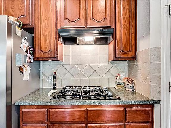 3rd image of 7112 Brekenridge Dr