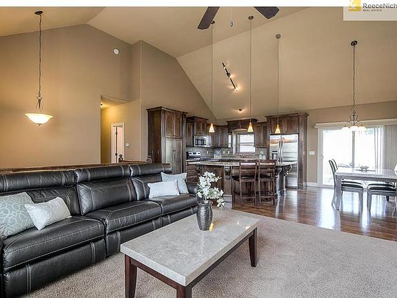 5th image of 7638 N Cypress Ave