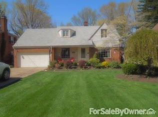21122 Lake Rd, Rocky River, OH 44116