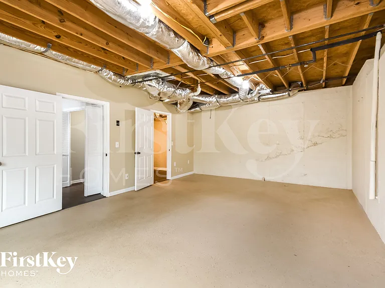 1064 Whispering Woods Dr — Photo 13