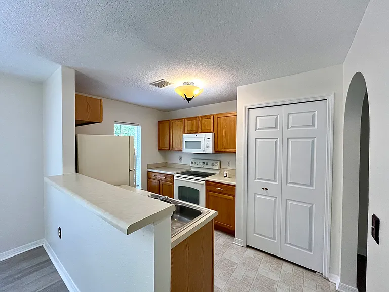 4083 Dover Terrace Dr — Photo 7