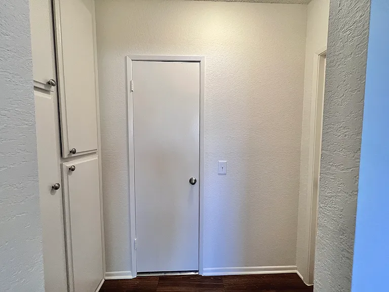 8720 Burnet Ave #21 — Photo 18