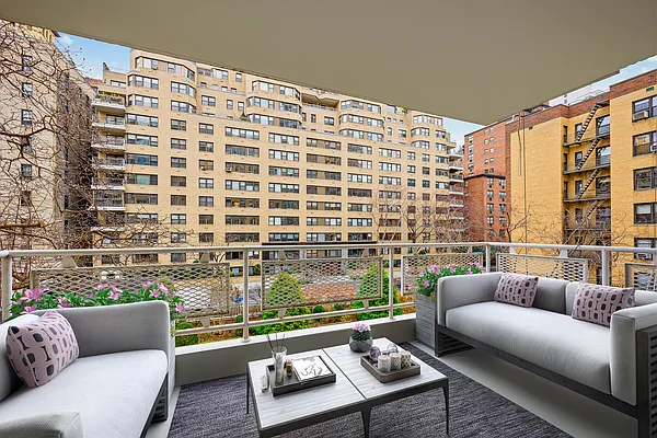 Sold by Compass | media 3