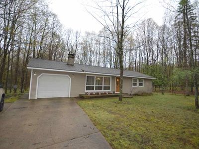 214 E Clute Rd, Boyne City, MI, 49712