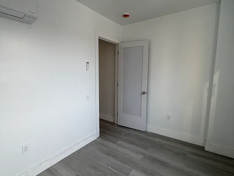 1641 Undercliff Ave #5I — Photo 8