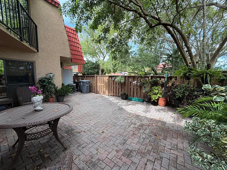 8159 Severn Dr — Photo 17