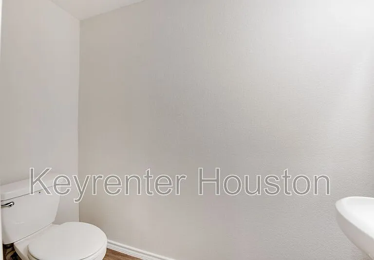 8202 Homewood Ln #E — Photo 18