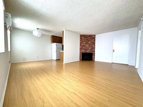 1325 Brockton Ave APT 8, Los Angeles, CA 90025