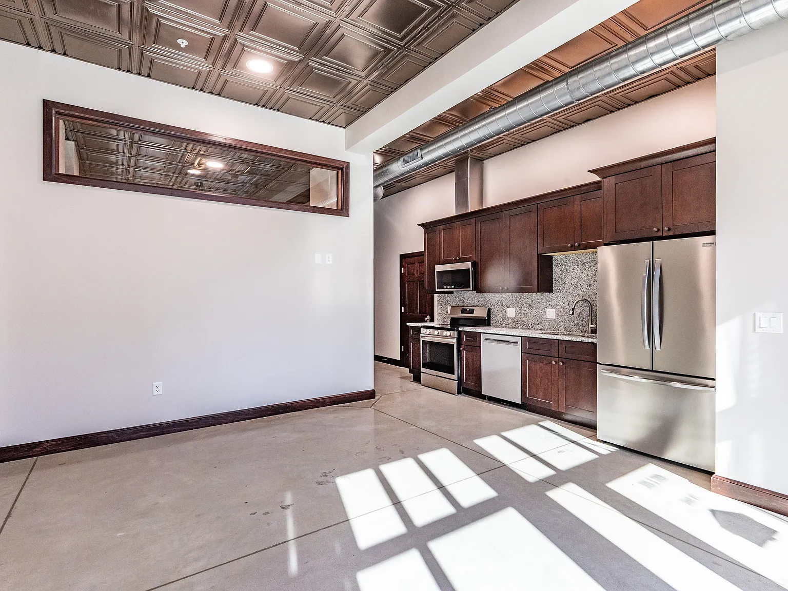 1 bed, 950 sqft, $1,400 — Photo 3