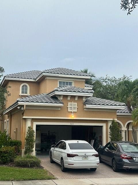 1st image of 7233 NW 116th Way