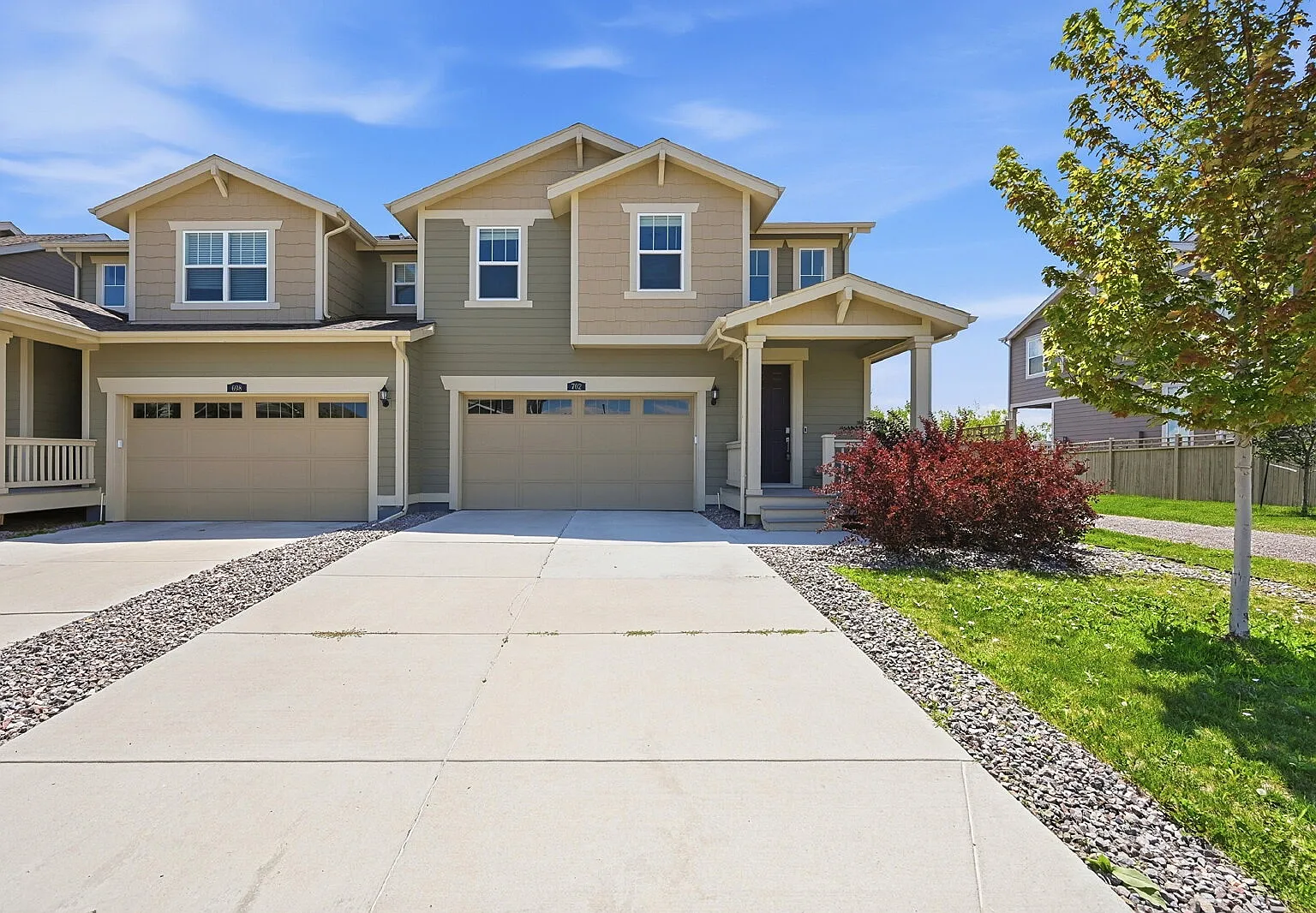 3 bed, 3.0 bath, 2010 sqft, $2,996 — Photo 1