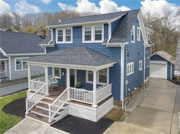 110 May Ct, Chagrin Falls, OH 44022