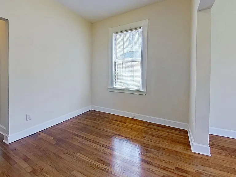 2752 Herschel St Quad — Photo 11