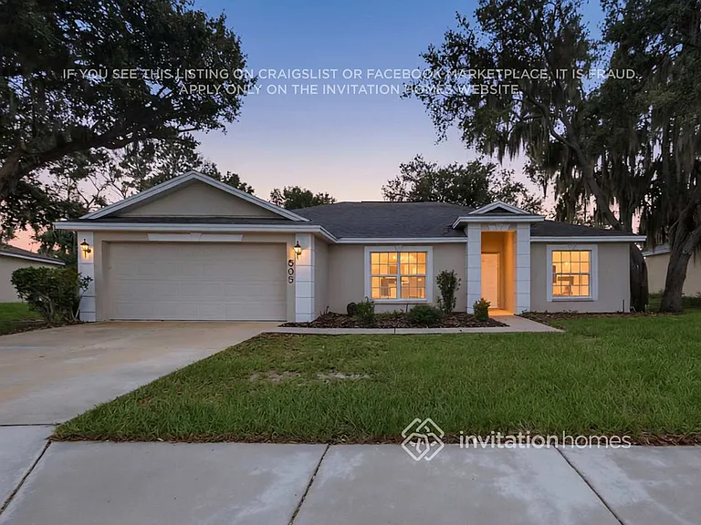 505 Seven Oaks St — Photo 3