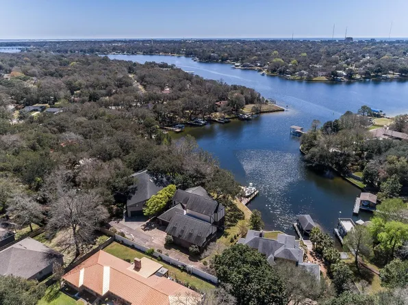 402 Barataria Ln, Fort Walton Beach, FL 32547