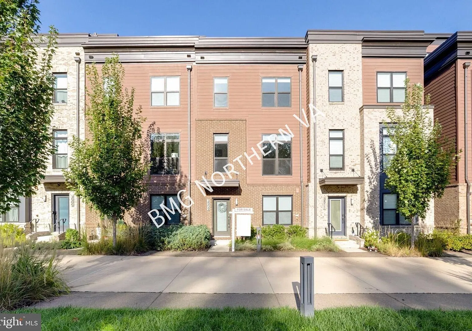 Stunning 4BR/3.5 BA Luxury Townhome with Private Rooftop Terrace In Sutton Heights — Photo 1