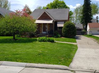 422 S Berlin Ave, Oregon, OH 43616