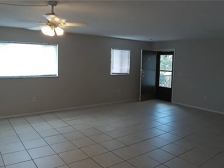2135 Virginia Ave #11 — Photo 4