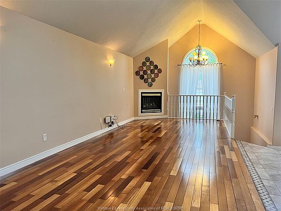 4th image of 4659 Shadetree Cres