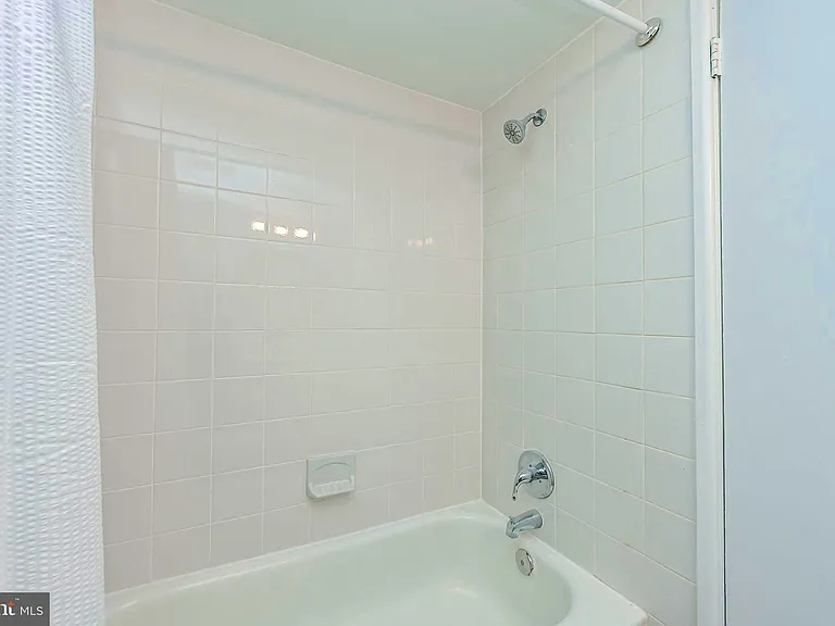 8000 Le Havre Pl #12 — Photo 7