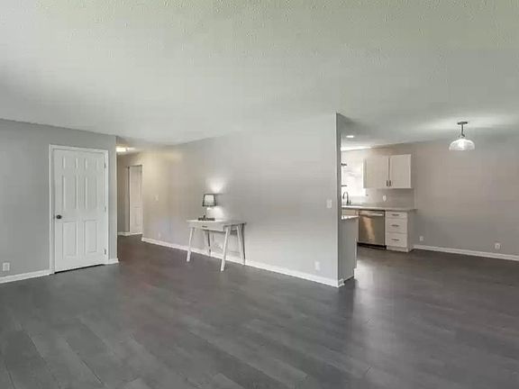 5th image of 3445 Franklin Dr