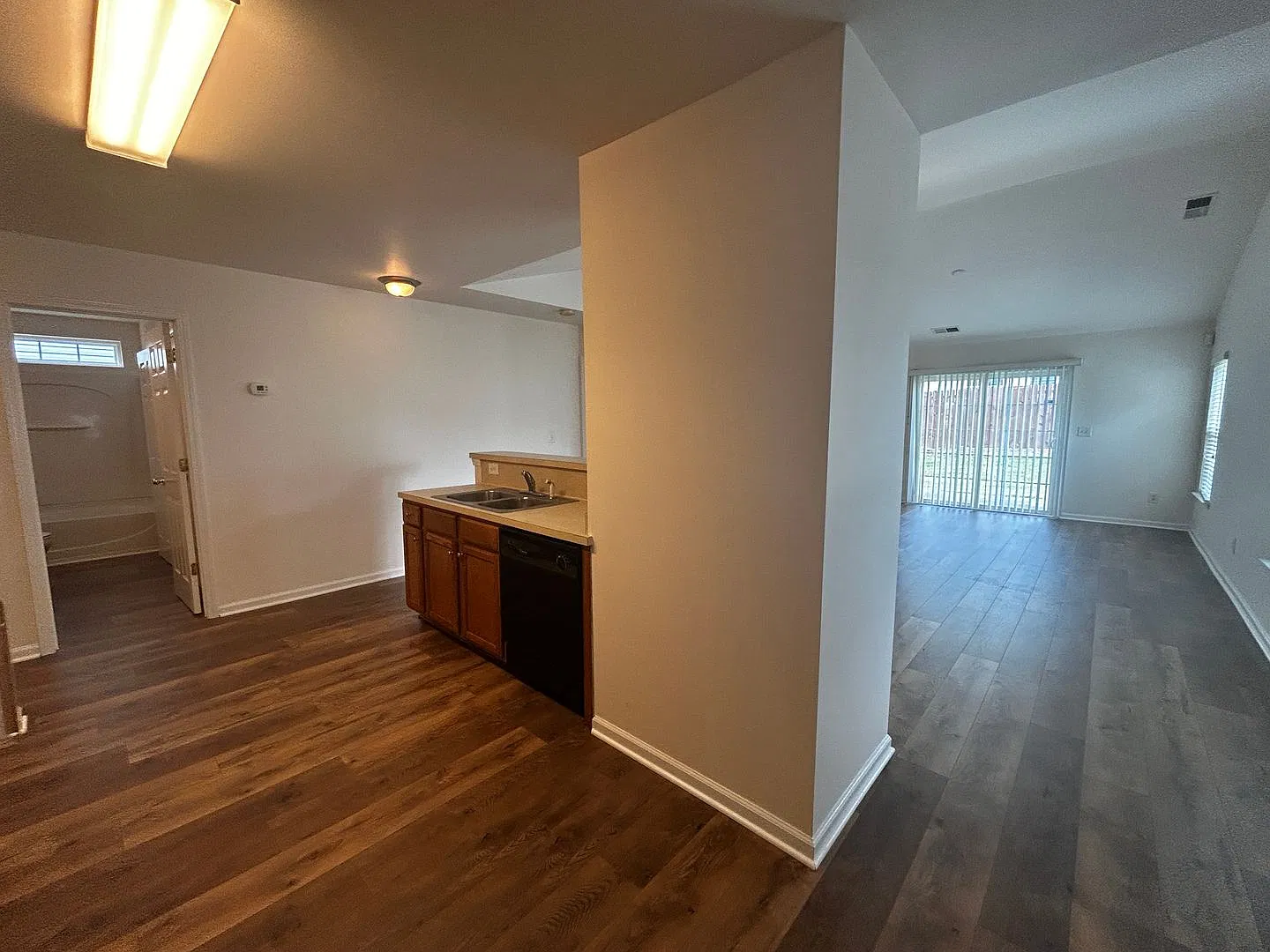 Beautiful 3 Bedroom Home in Kyli Glen! — Photo 2