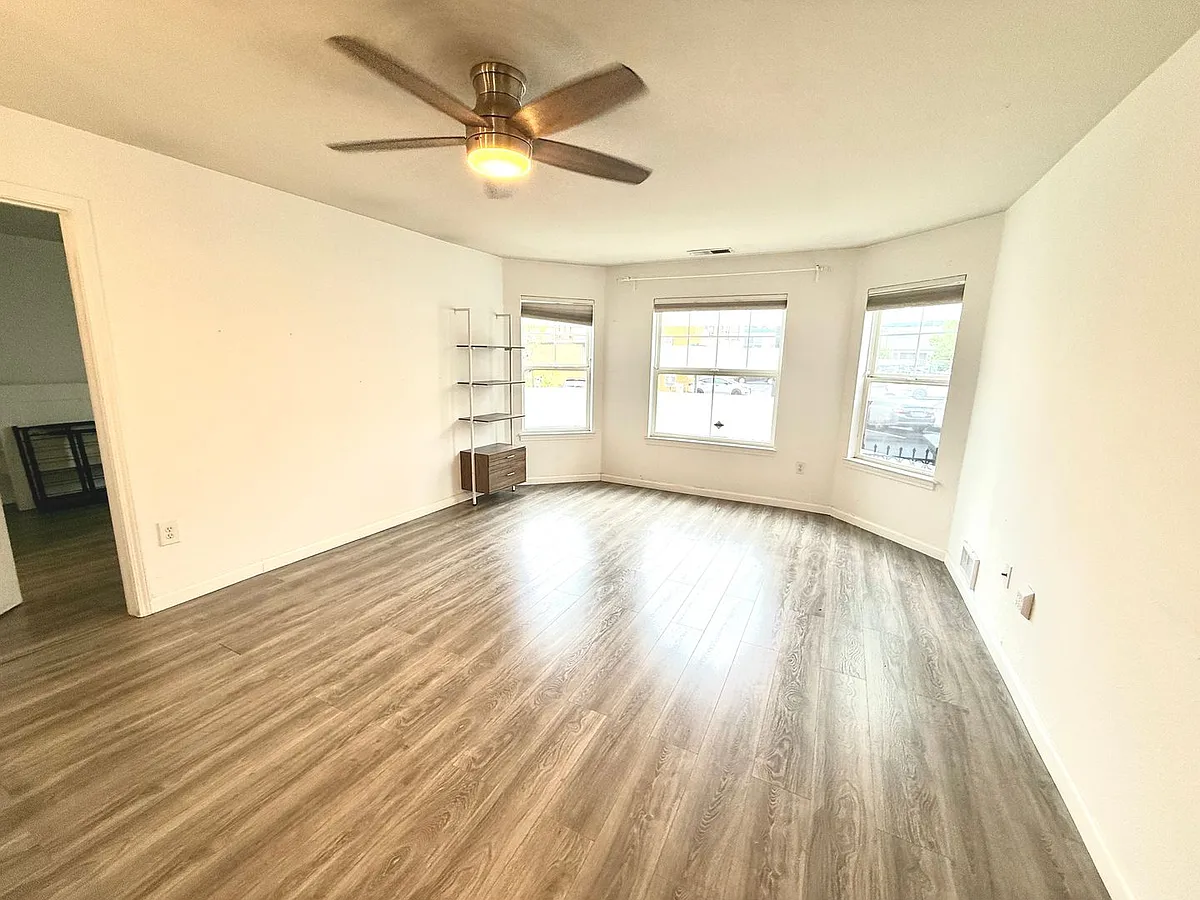 Building Photo - 555 10th St #111
