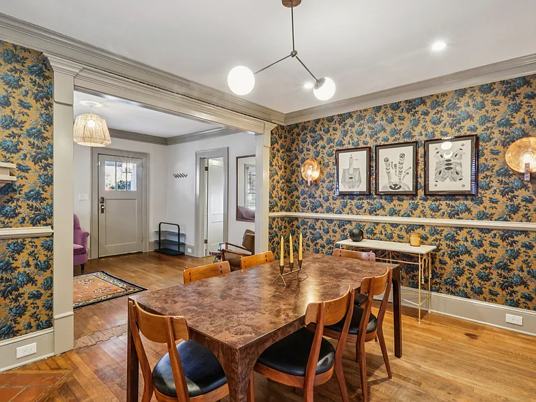 807 Lake Ave NE — Photo 14