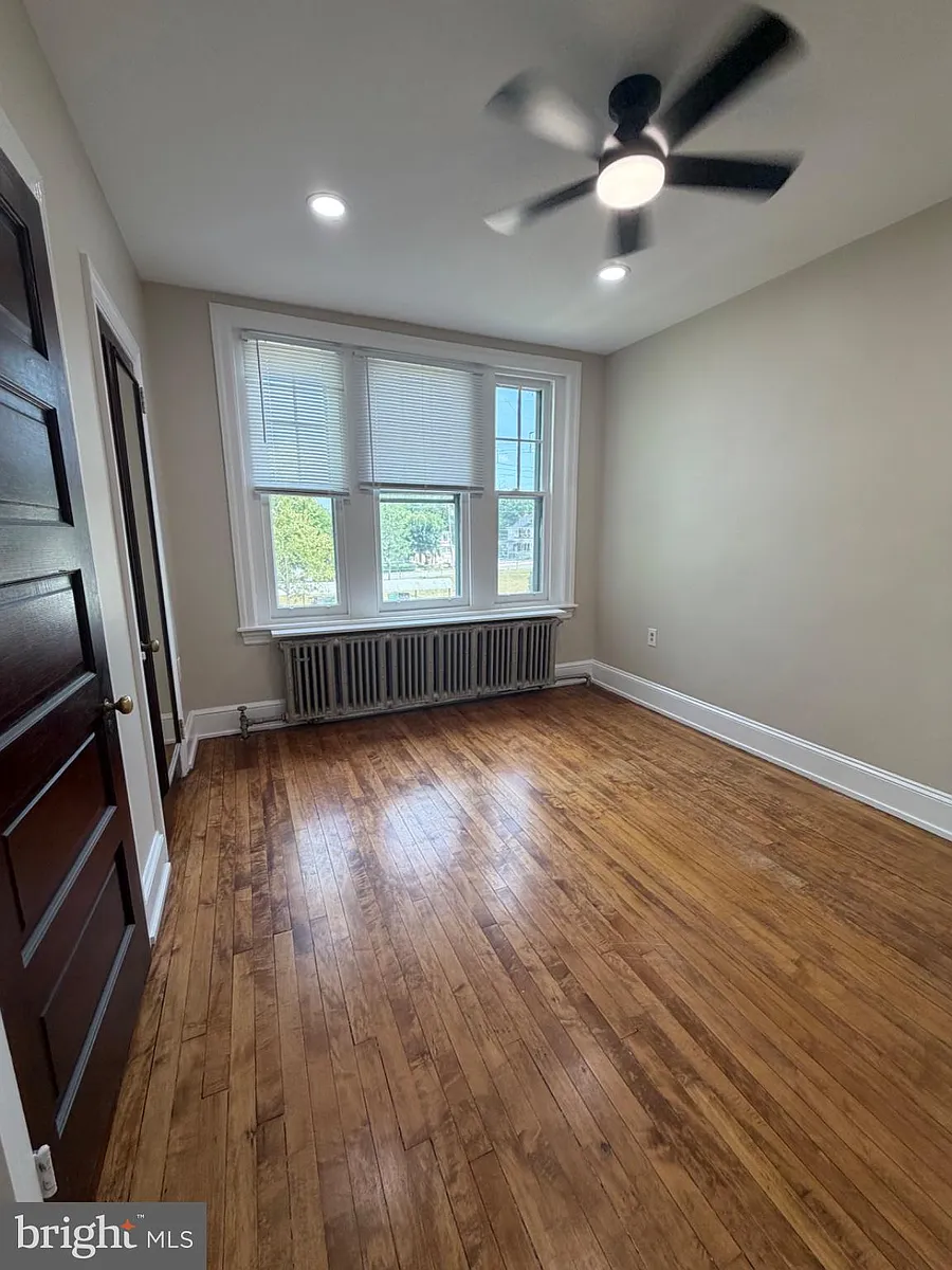 Building Photo - 107 E Ridley Ave #D